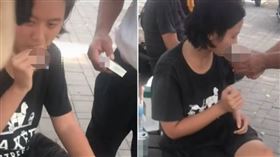  ▲林靖恩疑跟街友混一起。（圖／翻攝爆廢1公社）