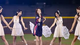 丁噹、鼓鼓呂思緯以及蘇慧倫（圖／相信音樂提供）