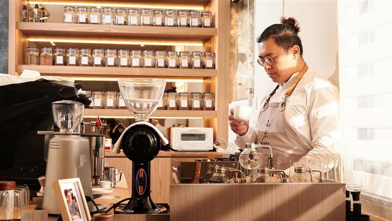 咖啡店不收藍白支持者　突宣布暫不收客