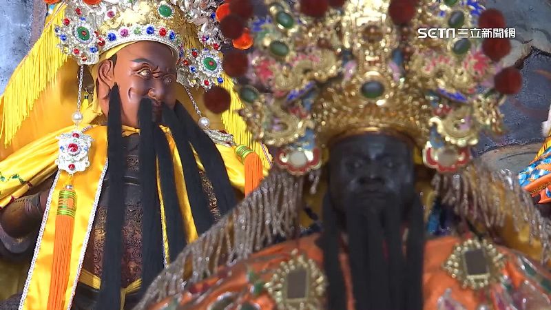 神像金身轉頭 文龍宮「歪頭朱王」罕見