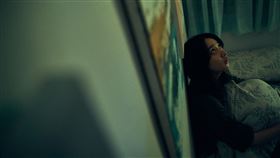 李沐劇中被鄰居噪音吵到失眠。（圖／CATCHPLAY+提供）