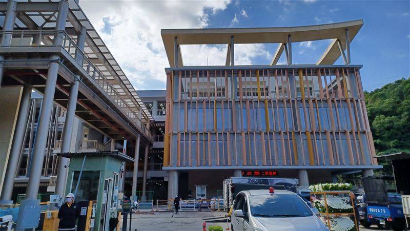 不叫殯雪奇緣！北市二殯改名台北市懷愛館