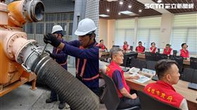 因應凱米颱風來勢洶洶，副市長林欽榮今（23）日一早前往水情中心，並與區公所視訊連線，掌握颱風動態及市府防汛應變作為。（圖／翻攝畫面）