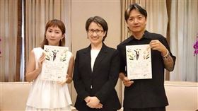 滅火器鄭宇辰、牙牙（雅馨）。（圖／翻攝自牙牙IG）