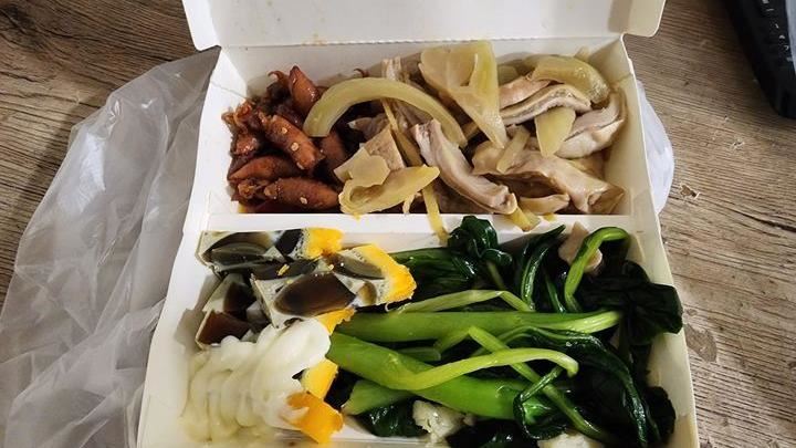 清粥小菜4菜240元當盤子？業者出面喊冤