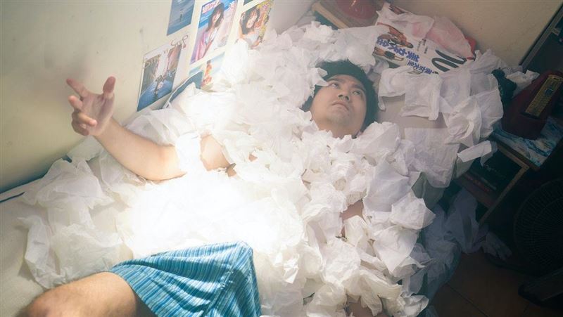 樂團成員床照流出！只穿內褲「巨根」現形