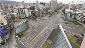 高雄萬安演習　街道淨空108年南部及金門地區萬安演習28日下午1時30分發布警報，隨即進行人車管制，街道頓時淨空，宛如一座空城。中央社記者董俊志攝　108年5月28日