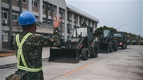 國軍第二作戰區官兵檢查救災裝備、官兵完成待命（圖／軍聞社提供）