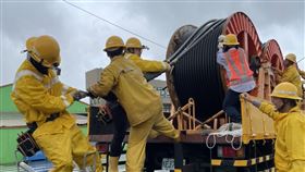 新／凱米狂風釀高壓斷裂　彰化大村停電（圖／翻攝畫面）