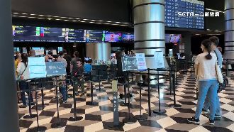 高雄百貨、影城照營業　民眾搶看首映電影