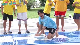 江宏傑的《全員請上車》節目停播，（圖／翻攝臉書）