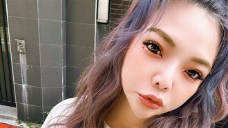 不滿颱風天飛台航班延誤　小甜甜挨轟刪文