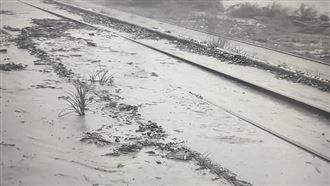 土石流淹沒整個鐵軌　和仁車站現況超慘