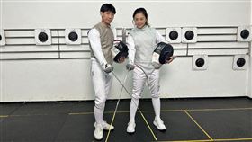 陳弈通代表台灣再戰奧運擊劍，（右）為小8。（圖／《奧運Now英雄》提供）