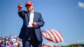 川普發文批拜登演說爛到爆，「難以理解」。（圖／翻攝自Donald J. Trump粉專）