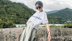 Albee落枕動不了。（圖／翻攝自Albee IG）