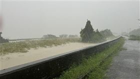 台南後壁八掌溪暴漲畫面曝光　賴惠員、林俊憲火速勘災（圖／賴惠員辦公室提供）