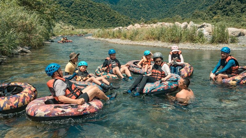 國旅消費M型化發威！東部旅客緩慢回流