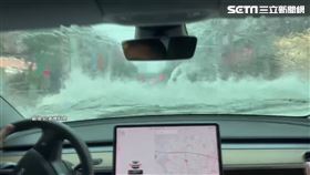 建工路排水不及 特斯拉勇闖網笑