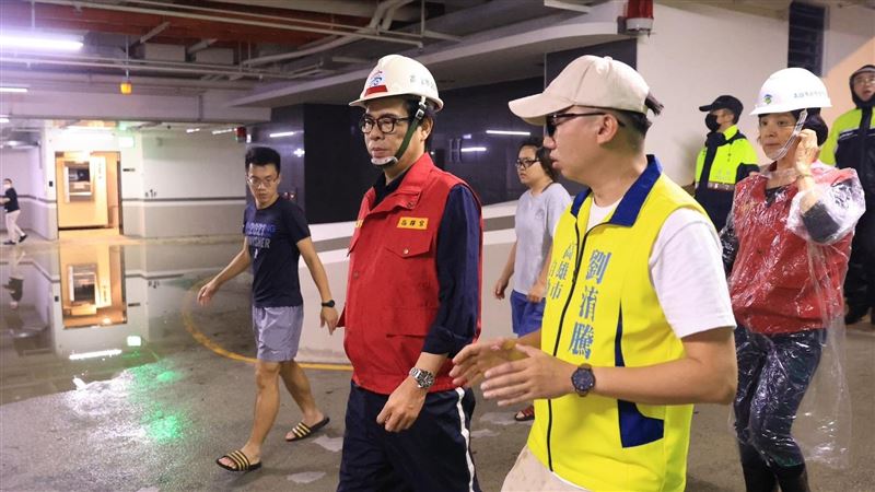 高雄淹水　陳其邁公布災害救助金補助辦法