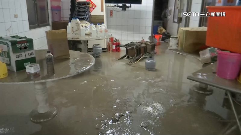 凱米颱風重創高雄　田寮小滾水淹近300cm