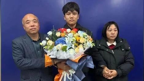 億萬富豪子被拐走25年　認祖歸宗後再認愛