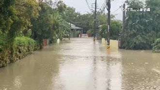 八掌溪溢流！水上內溪村淹水1層樓高