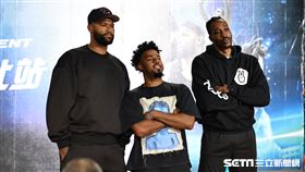 ▲「表弟」卡森斯（DeMarcus Cousins）、「魔獸」霍華德（Dwight Howard）和庫克（Quinn Cook）出席TAT亞洲巡迴賽台北站記者會。（圖／記者劉彥池攝影）