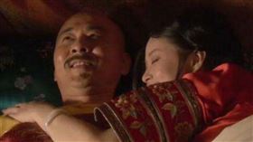 ▲華妃在皇上心中是特殊的存在。（圖／翻攝自微博）