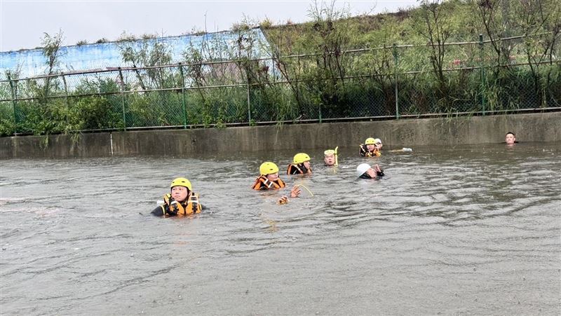 雲林10歲童和父外出失足落水　遭湍流沖走