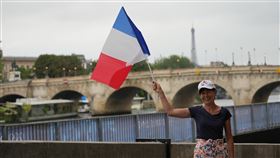 巴黎奧運開幕式在塞納河上登場。（圖／中華奧會提供）