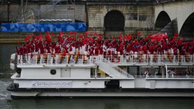 中國隊跟智利、加拿大一同進場。（圖／美聯社／達志影像）