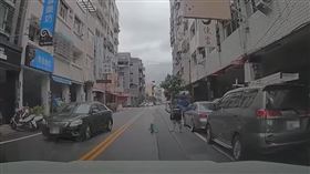 彰化,阿嬤,孫子,馬路,推倒,家暴（圖／翻攝WoWtchout-地圖型行車影像分享平台）