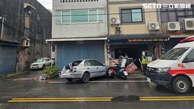 苗栗,婦人,碰碰車,誤踩,油門,車禍（圖／翻攝畫面）