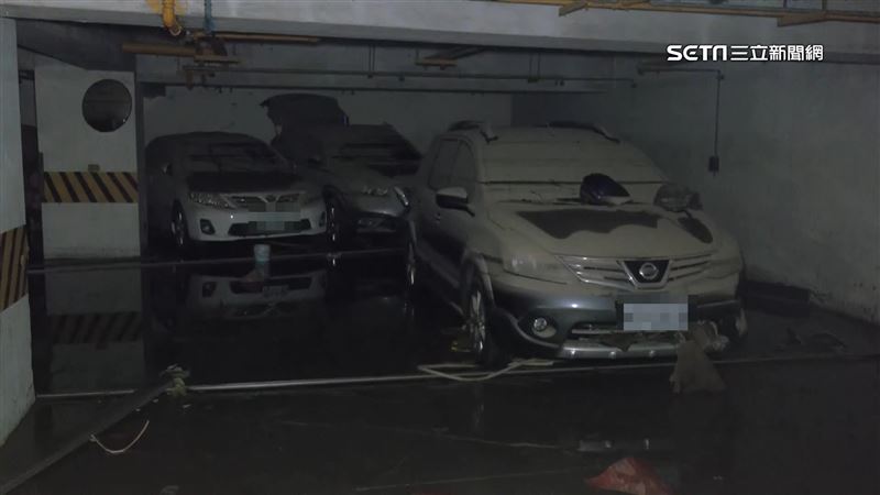 大樓抽水到B2　住戶心痛愛車泥濘泡水