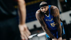 ▲卡森斯（DeMarcus Cousins）此役砍下12分9籃板。（圖／台北野馬提供）