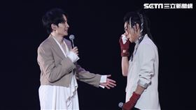 Energy合唱〈我們〉，Toro（左二）突然爆哭。（圖／記者鄭孟晃攝影）