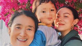 歐陽靖祖孫三人搭乘郵輪出遊。（圖／翻攝自歐陽靖臉書）