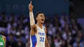 ▲溫班亞馬（Victor Wembanyama）奧運首秀表現亮眼。（圖／美聯社／達志影像）