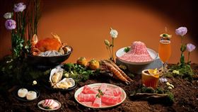 橘色涮涮屋-七夕限定雙人海陸套餐。（圖／品牌業者提供）