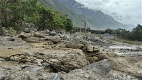 北迴線和仁－崇德間再度遭到土石流侵襲。（圖／台鐵公司提供）