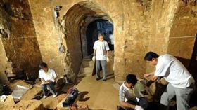 2008年，中國考古學家在河南安陽縣發現曹操陵墓。（圖／翻攝擺渡百科）