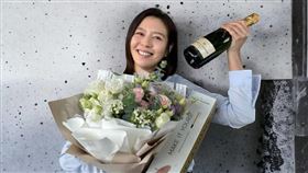 劉品言素顏逛花市。（圖／翻攝自劉品言IG）