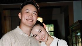 董若彤曝婚訊曬鑽戒（圖／翻攝自IG）