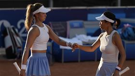 謝淑薇／曹家宜在巴黎奧運女雙首戰橫掃對手，漂亮搶下開門紅。（圖／中華奧會提供）