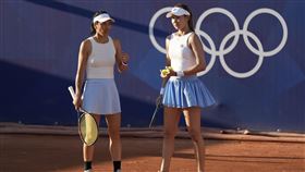 台灣奧運女雙國手謝淑薇／曹家宜首戰告捷。（圖／中華奧會提供）