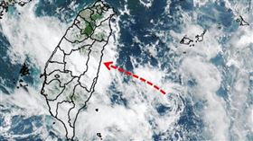 吳聖宇指出，「裸奔(LLCC(低層環流中心)外露)小低壓97W正在門口，今天就會進來」。（圖／翻攝自吳聖宇臉書）