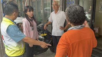 越南帳號刷留言我愛你　黃捷：詭異到不行