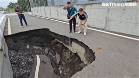 路基,道路,颱風,萬丹鄉,屏東,屏東萬丹,天坑