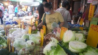 颱風菜價波動過大　全聯啟動蔬菜平價措施